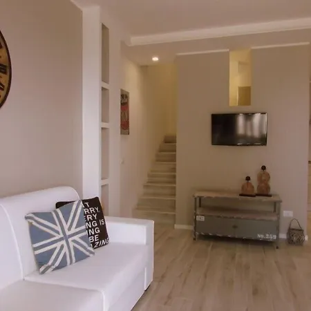 Cala Azzurra بيت للعطل