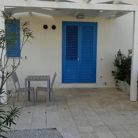 Cala Azzurra بيت للعطل